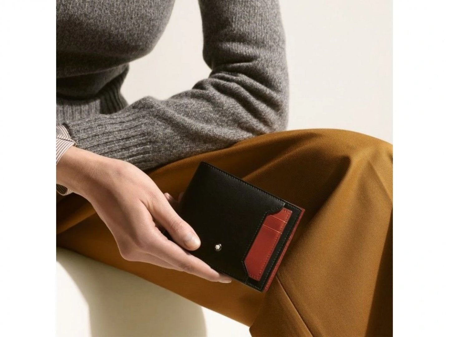 MONTBLANC PORTAFOGLIO 6 SCOMPARTI CON PORTACARTE AMOVIBILE SOFT 198746